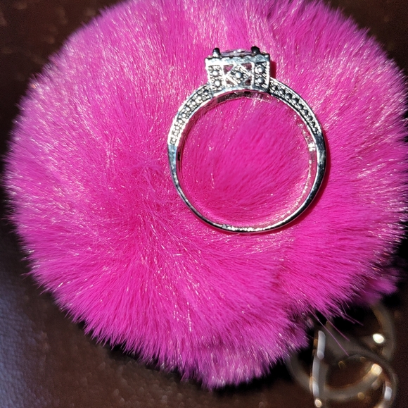 Square shape fashion crystal ring - Picture 3 of 4